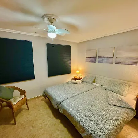 Playa Quebrantos. And Surf. Primera Linea *