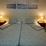 Playa Quebrantos. And Surf. Primera Linea Apartment La Arena