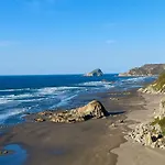 Playa Quebrantos. And Surf. Primera Linea * La Arena