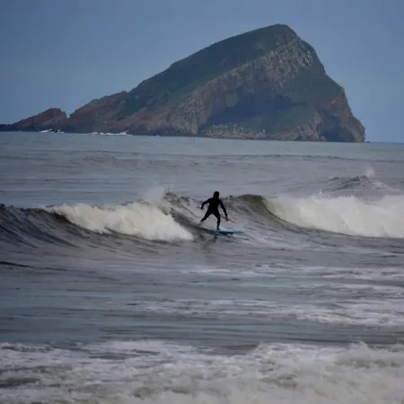 Playa Quebrantos. And Surf. Primera Linea Apartment