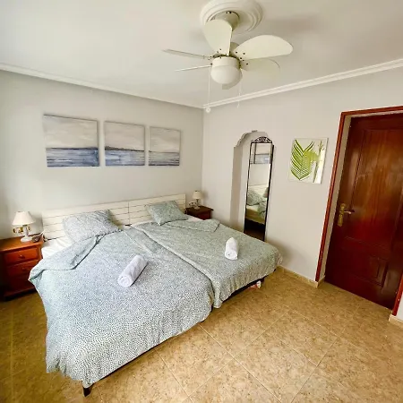 Playa Quebrantos. And Surf. Primera Linea Apartman